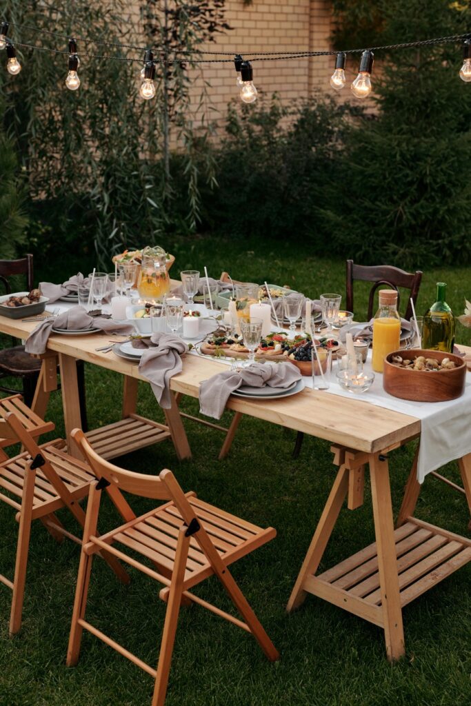 A table with food and drinks on it.