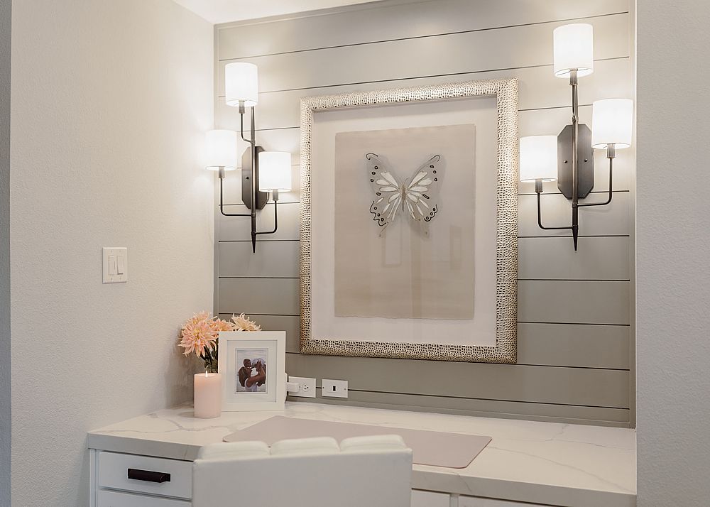 Alcoves are great places to fit a custom desk. 